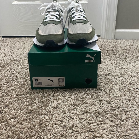 Men’s Pumas - Picture 3 of 5